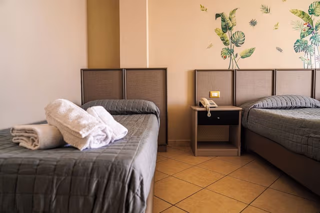 Triple Room, Valley View