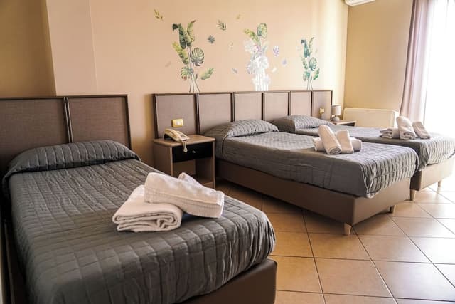 Triple Room, Valley View