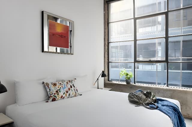 Superior One Bedroom Apartment