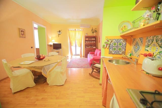 Deluxe Suite, City View