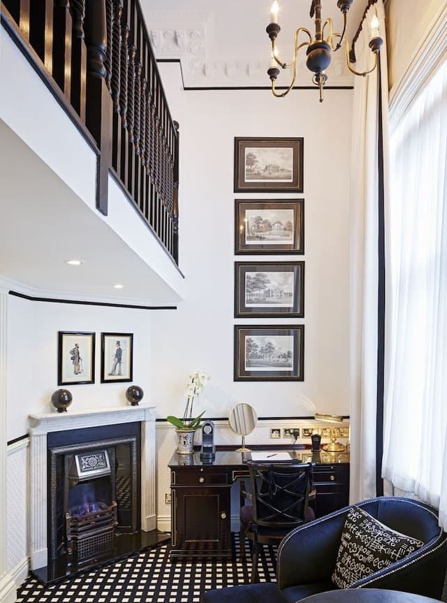 Junior Suite (Split Level)