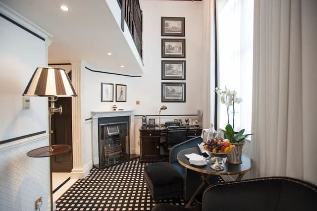 Junior Suite (Split Level)