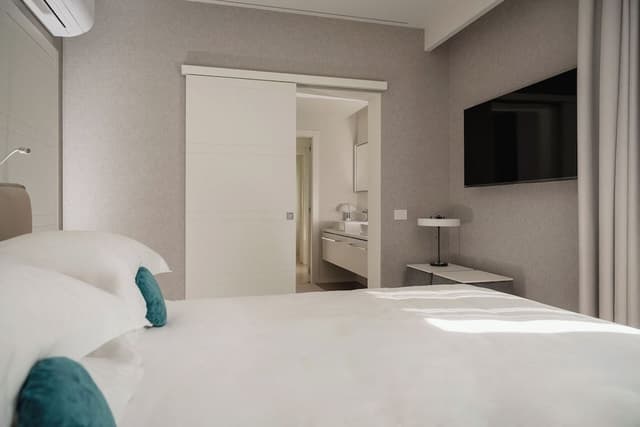 Luxury Condo, 2 Bedrooms