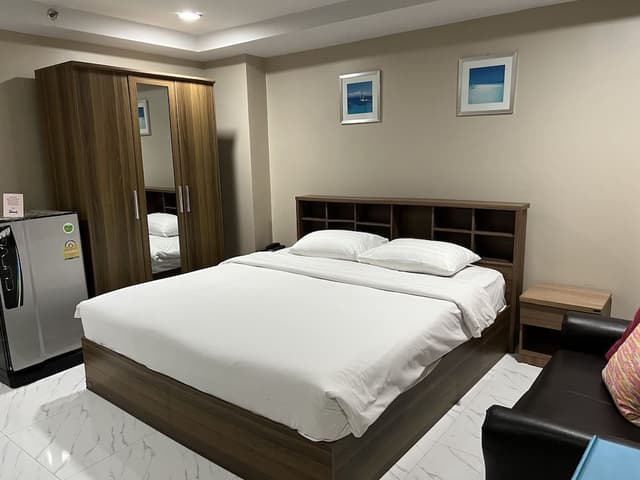 Standard Junior Room
