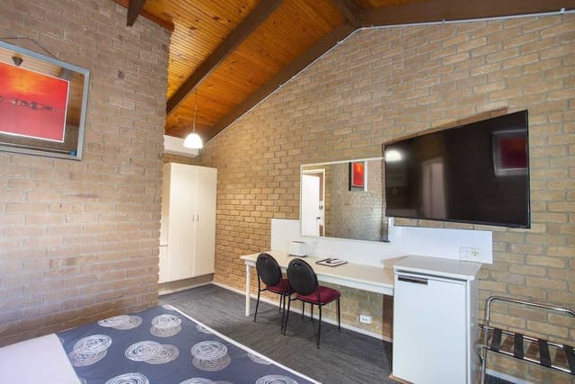 Deluxe Queen