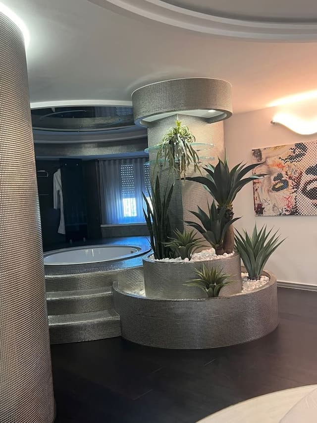 Luxury Suite