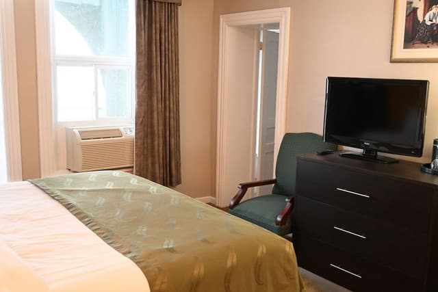 Room, 1 King Bed (Third Floor)