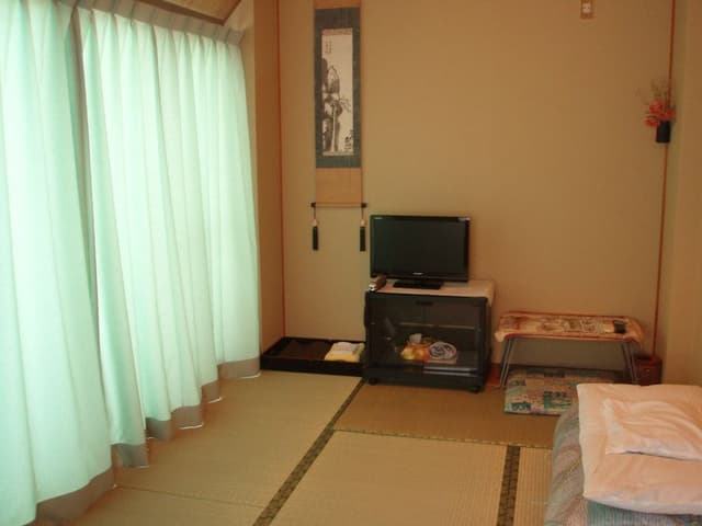 Japanese style room for 4 adults (Private Bath & toilet)