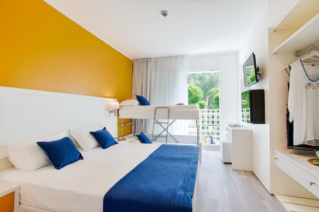 Comfort Triple Room