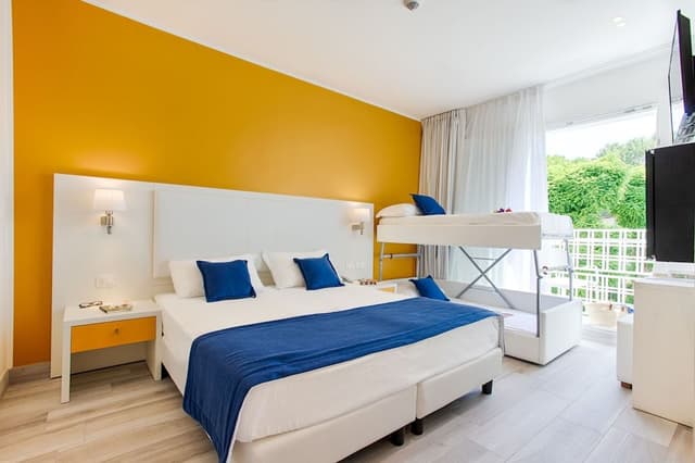Comfort Triple Room