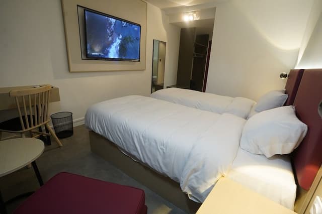 Standard Twin Room