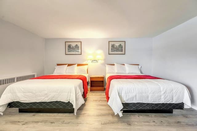 Deluxe Double Room, 2 Queen Beds, Non Smoking, Bathtub