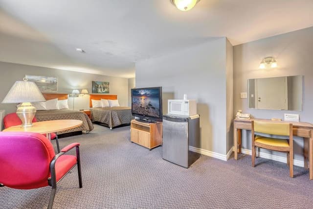 Deluxe Double Room, 2 Queen Beds, Non Smoking, Bathtub