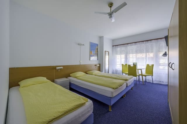 Family Room, 2 Bedrooms