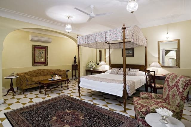 Deluxe Suite