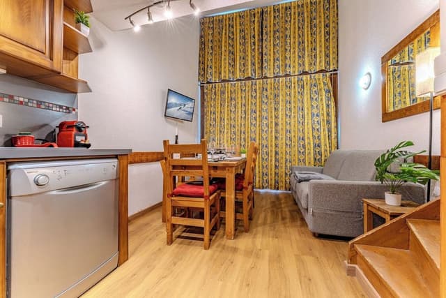 Deluxe Apartment, Balcony, Mountain View