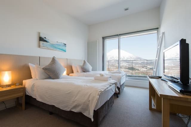 Youtei Tracks Condo 3 Bedrooms Penthouse