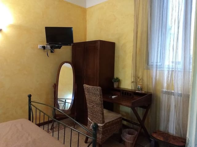 Economy Room, 1 Queen Bed