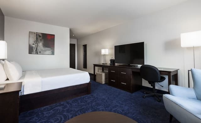 Standard Room, 1 Queen Bed