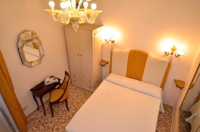Double Room (small)