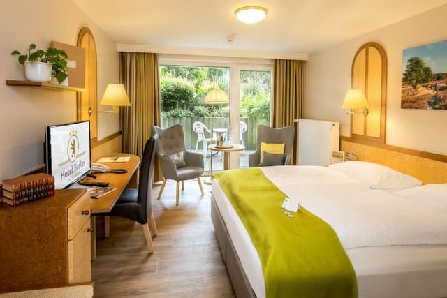 Standard Double Room, 2 Twin Beds, Patio