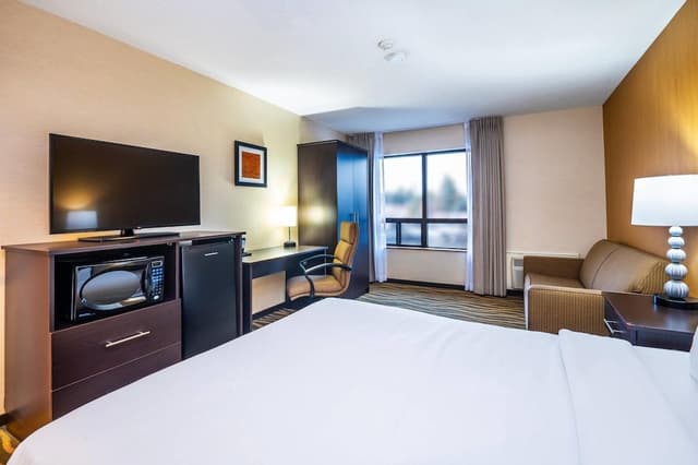 Standard Room, 1 Queen Bed with Sofa bed, Non Smoking - Upper Floor (2nd Floor) No Pets Allowed