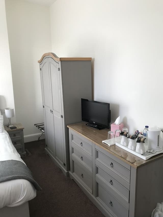 Room 8
