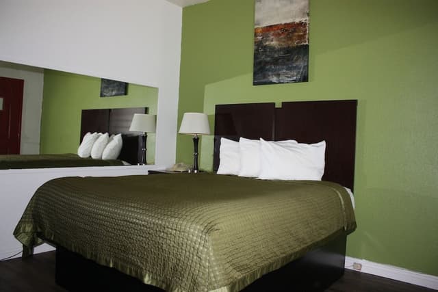 Standard Room, 1 King Bed