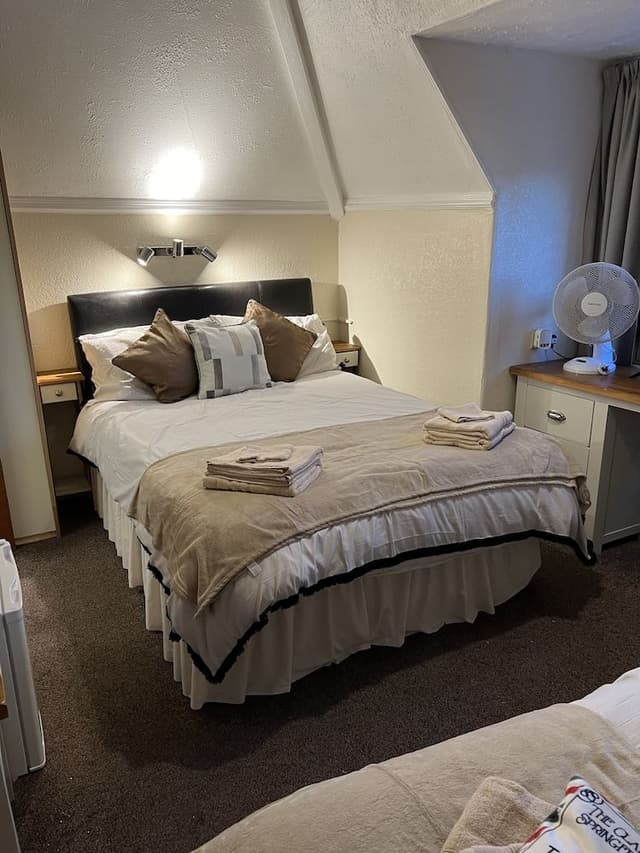 Comfort Room, Multiple Beds, Garden View