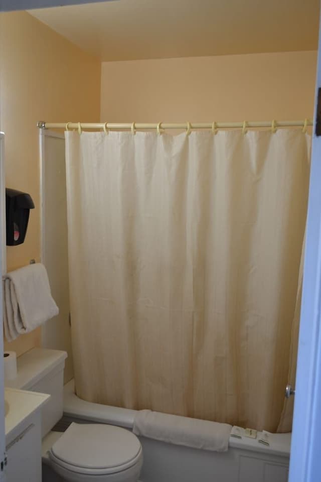 Comfort Quadruple Room, 2 Queen Beds, Kitchenette