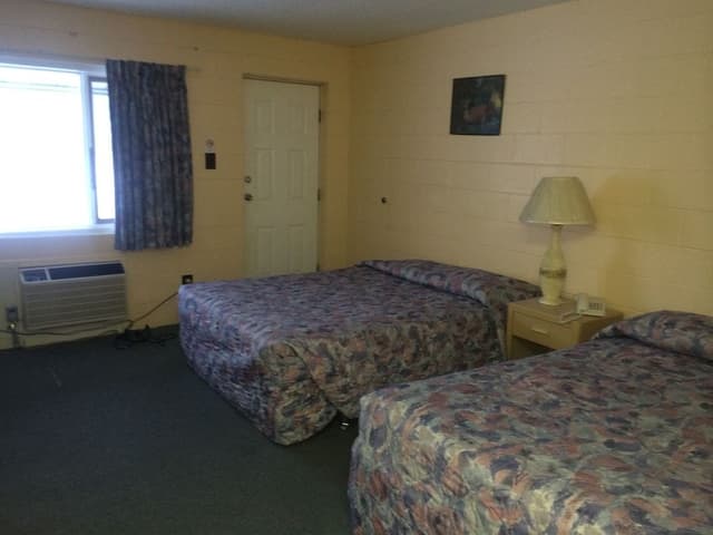 Comfort Quadruple Room, 2 Queen Beds, Kitchenette