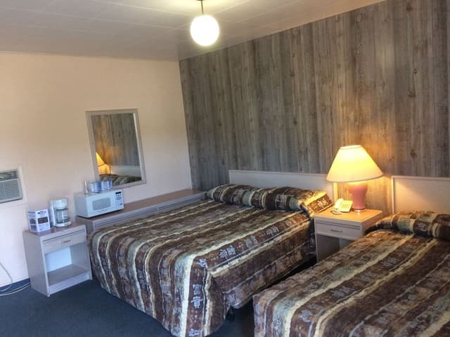 Comfort Quadruple Room, 2 Queen Beds, Kitchenette