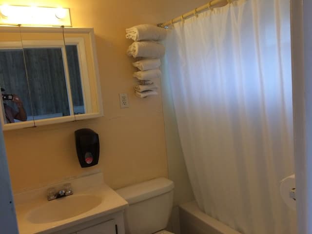 Comfort Quadruple Room, 2 Queen Beds, Kitchenette