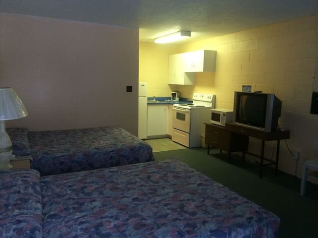Comfort Quadruple Room, 2 Queen Beds, Kitchenette