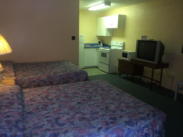Comfort Quadruple Room, 2 Queen Beds, Kitchenette