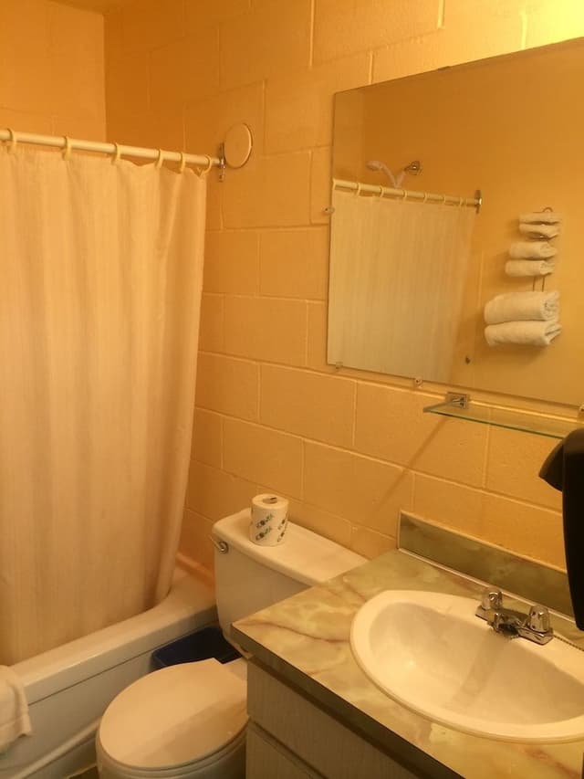 Comfort Quadruple Room, 2 Queen Beds, Kitchenette