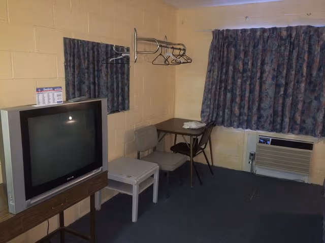 Comfort Quadruple Room, 2 Queen Beds, Kitchenette