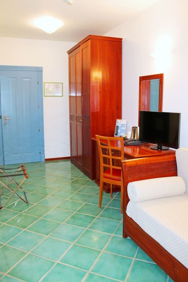Comfort Double Room, Partial Sea View