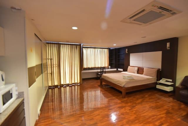 Studio with Balcony