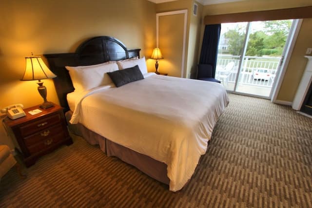 Room, 2 Bedrooms