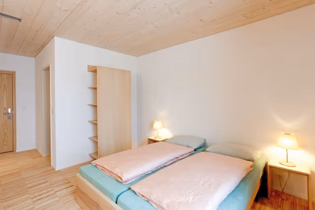 Single Room, Private Bathroom