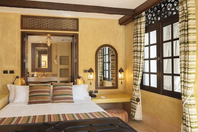 Deluxe Courtyard