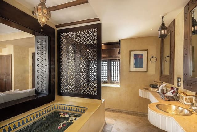 Deluxe Courtyard