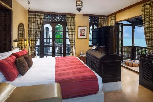 Deluxe Courtyard