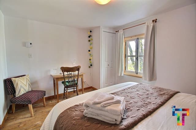 Room, 1 Queen Bed, Private Bathroom