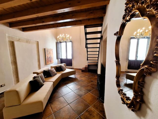 Duplex, 3 Bedrooms, Partial Sea View