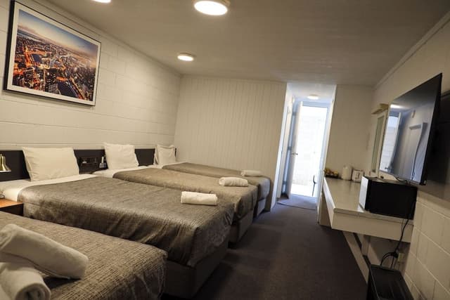 Family Room, Multiple Beds