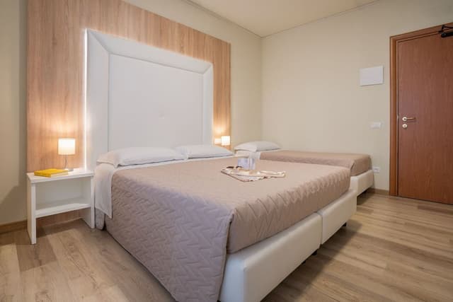 Classic Triple Room, Balcony
