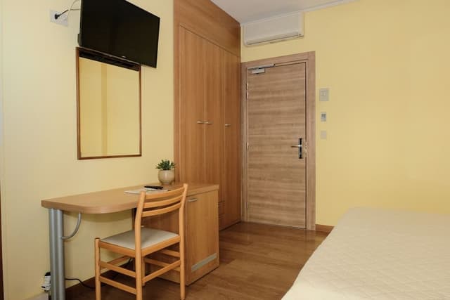 Standard Quadruple Room, Partial Sea View