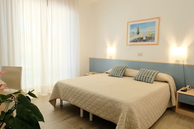 Standard Quadruple Room, Partial Sea View